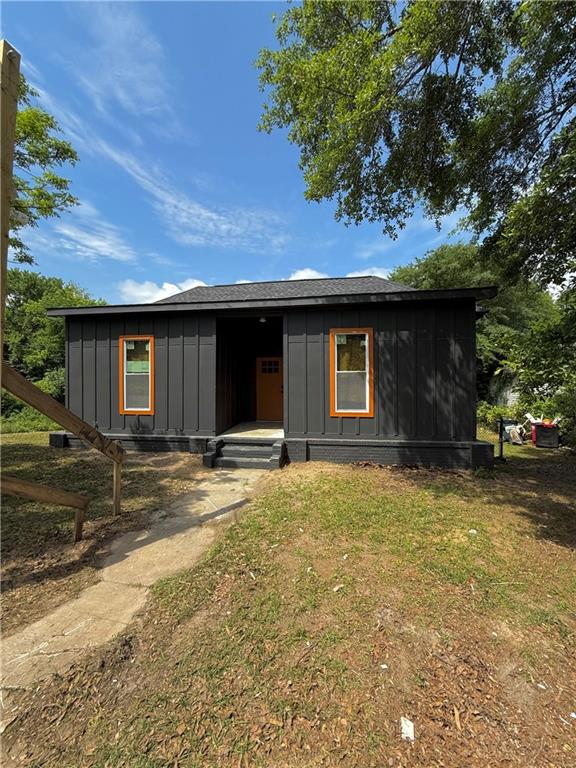 808 CENTER Street