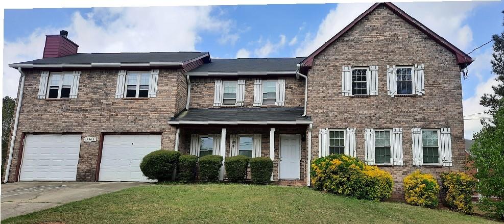 Bright and beautifully maintained upstairs 1-bedroom, 1-bath unit in a quiet neighborhood. This charming walk-up offers a clean, comfortable living space with an assigned parking spot in the driveway. Just minutes from public transportation and Hartsfield-Jackson Airport—perfect for commuters or frequent travelers!