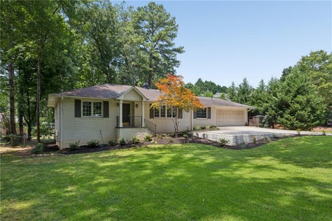 Photo of 3920 Peachtree Dunwoody Road NE, Atlanta, GA 30342 (MLS # 7780258)