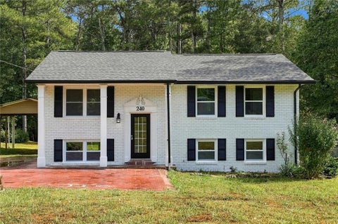 Homes For Sale - 240 Merlin Place<br/> Athens, GA 30606