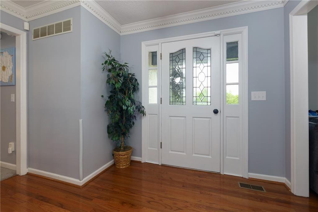 2111 Yorkshire Court, Woodstock, Georgia image 6