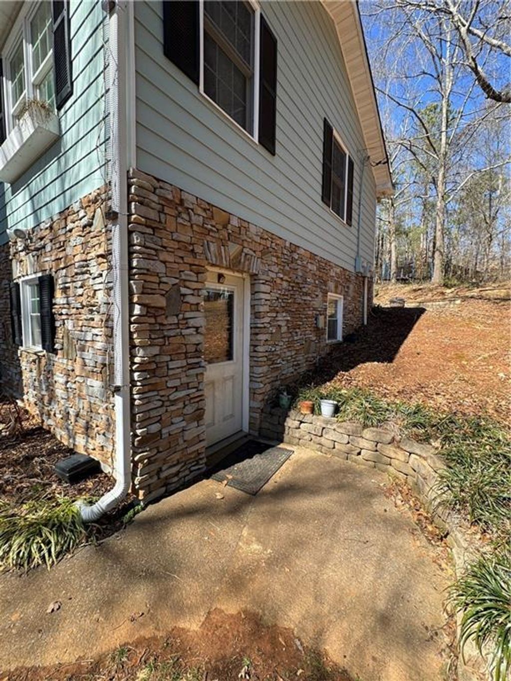 listing image 82