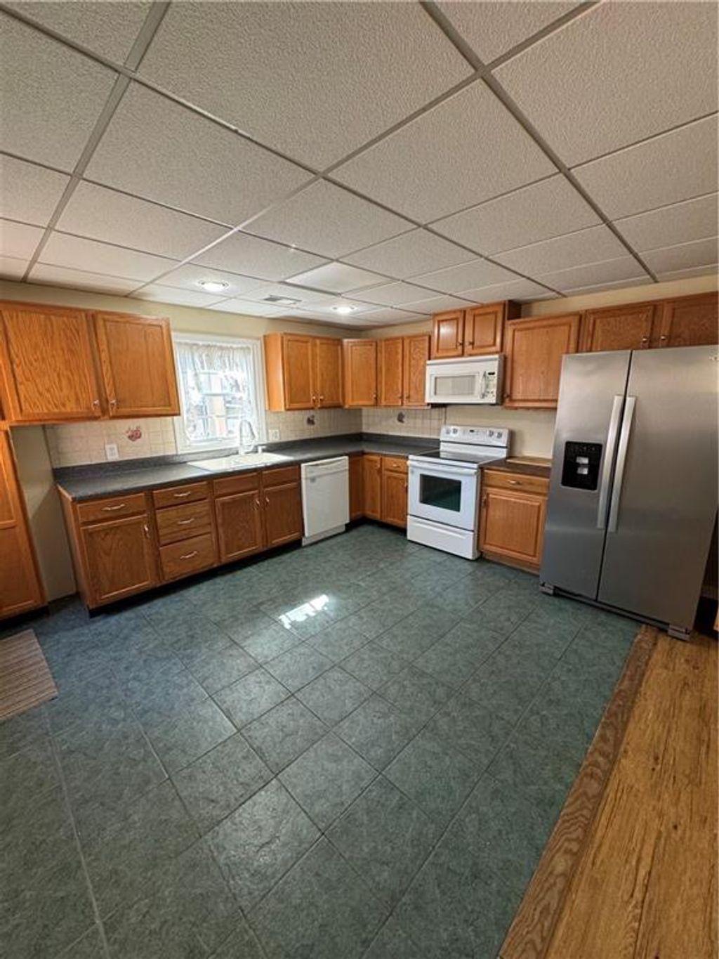 listing image 83