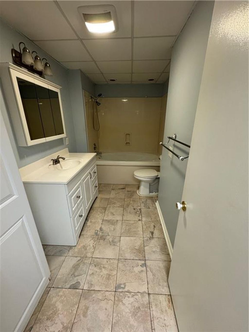 listing image 90