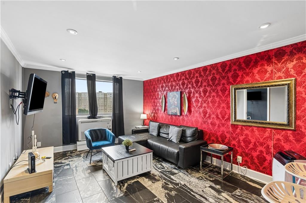 215 Piedmont Avenue NE 1104
