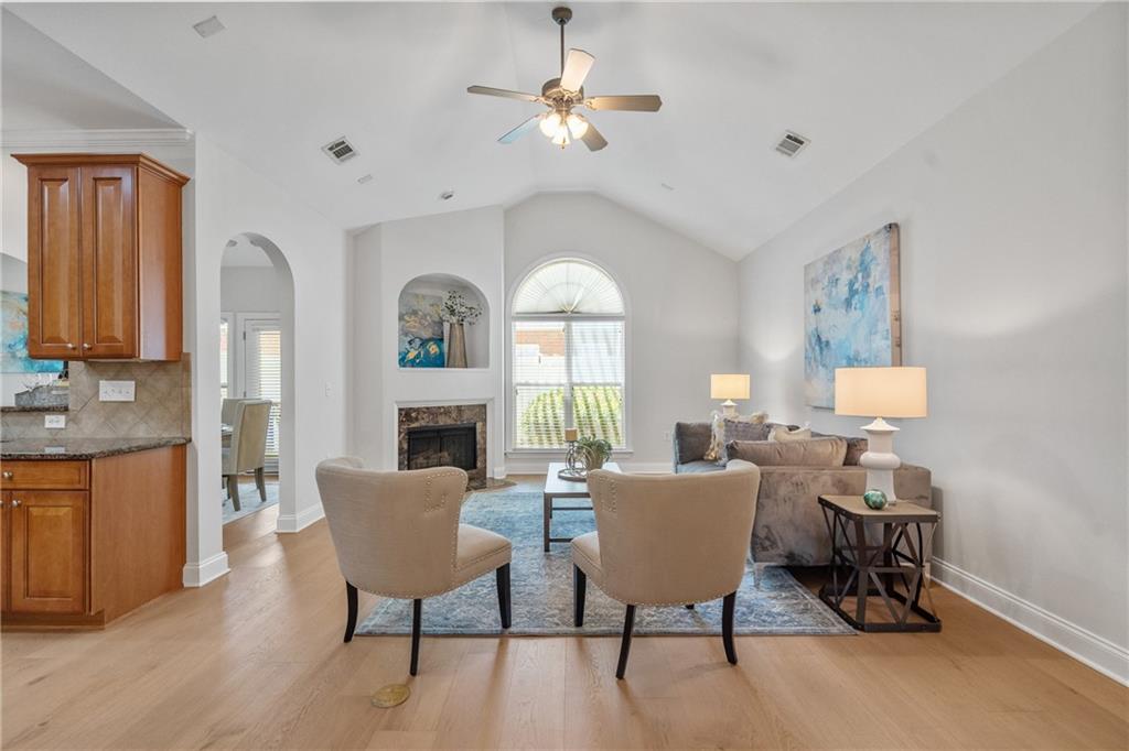5380 Villa Lake Court