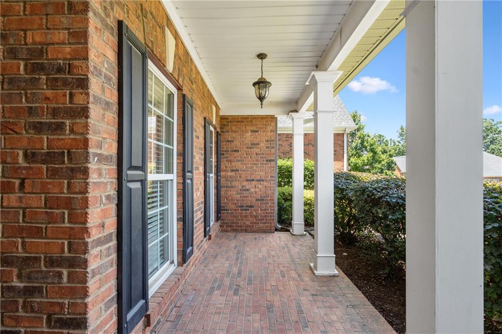 5380 Villa Lake Court