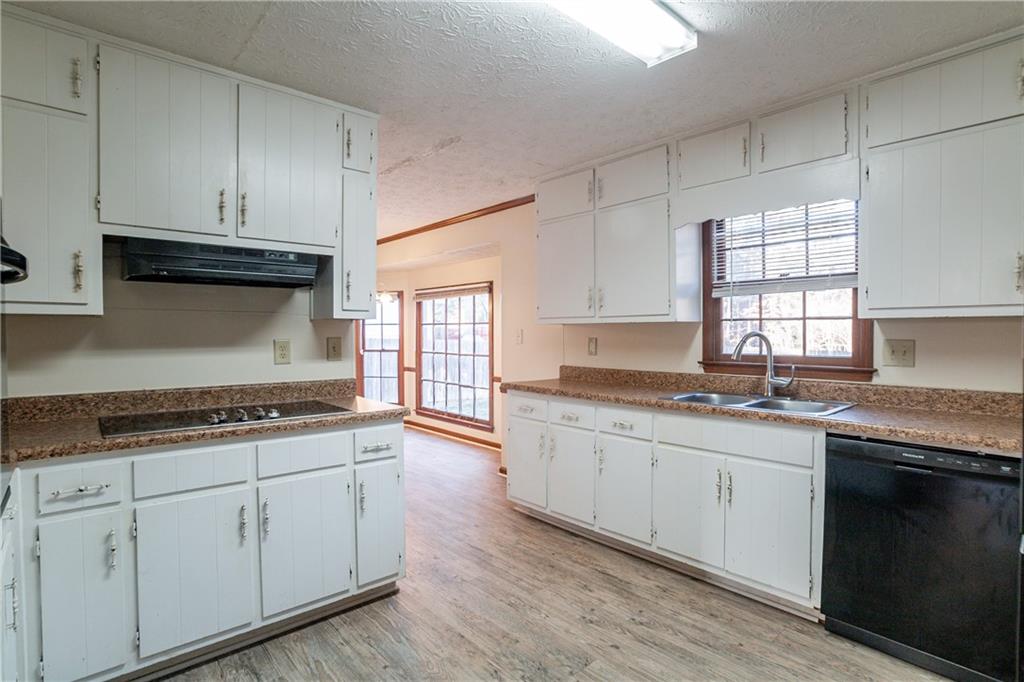 895 Smoketree Drive, Tucker, Georgia image 3