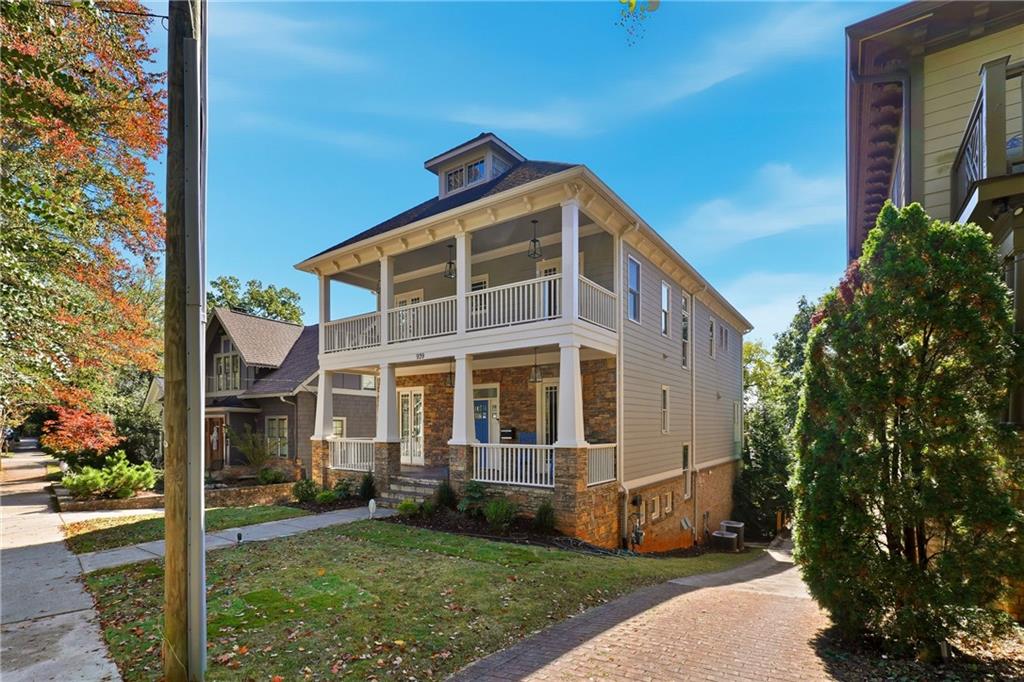 939 Highland Terrace NE