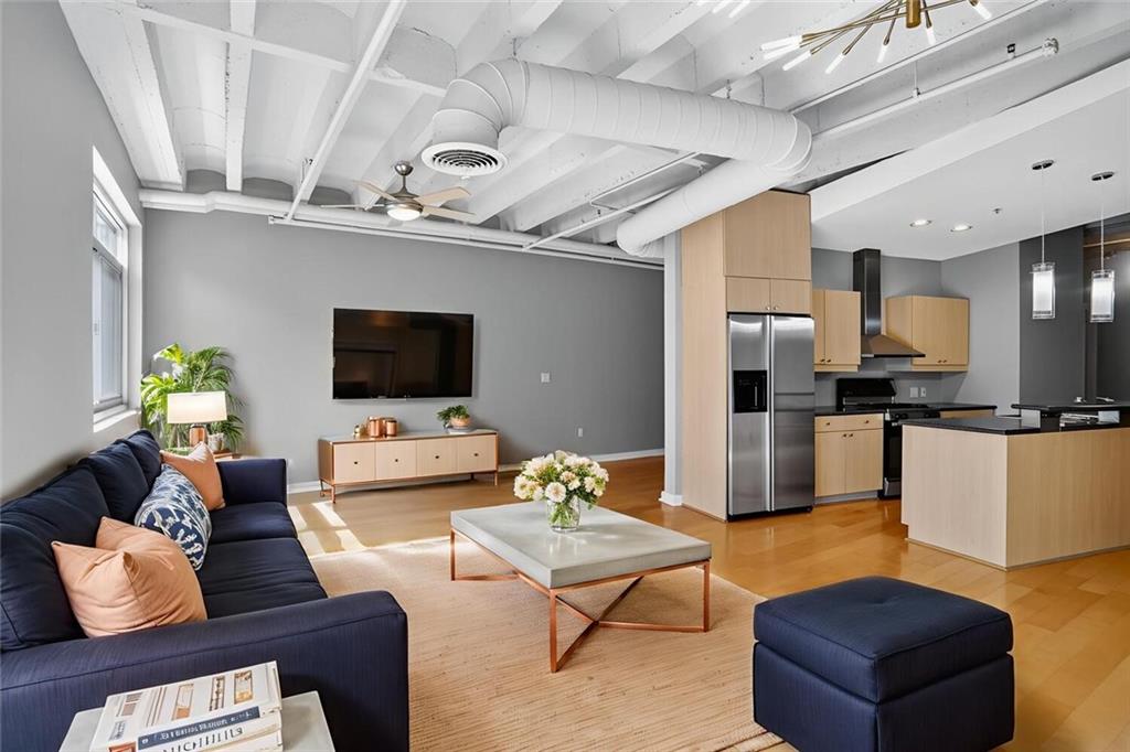 805 Peachtree Street NE 219