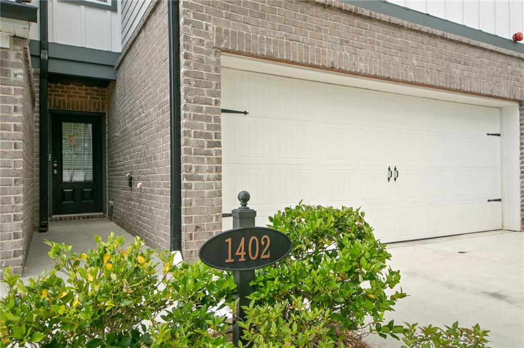 1402 Vayda Court