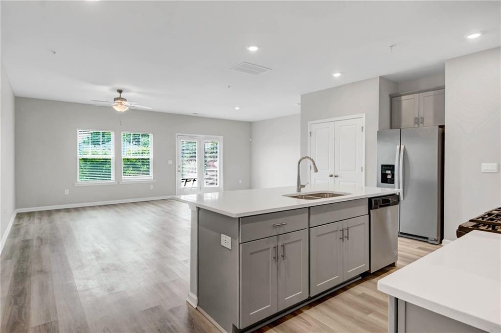 1402 Vayda Court