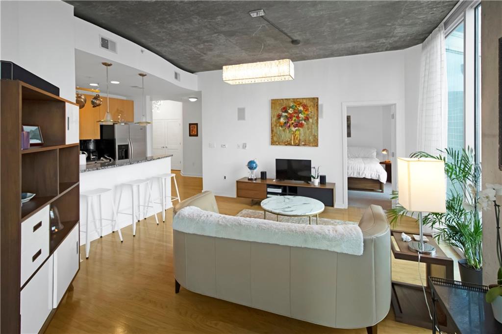 400 W Peachtree Street 1713