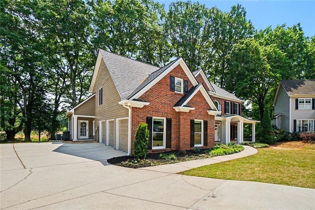 607 Crimsonwood Court