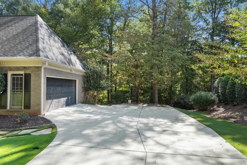 1585 Lazy River Lane, Sandy Springs, Georgia image 4
