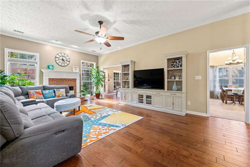 3200 Golden Spring Drive