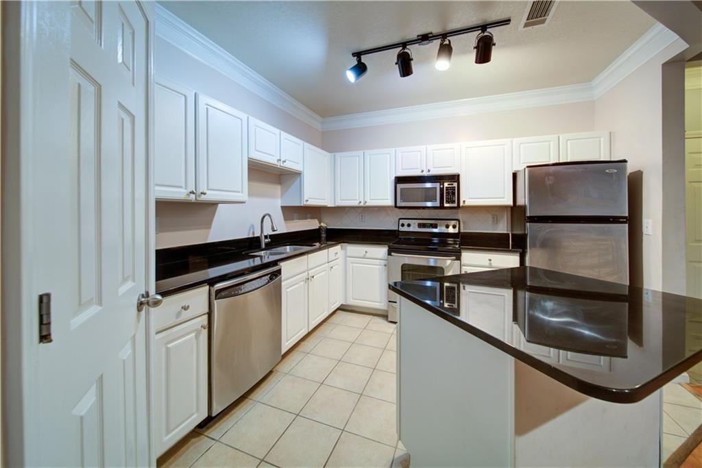 1850 Cotillion Drive 3322