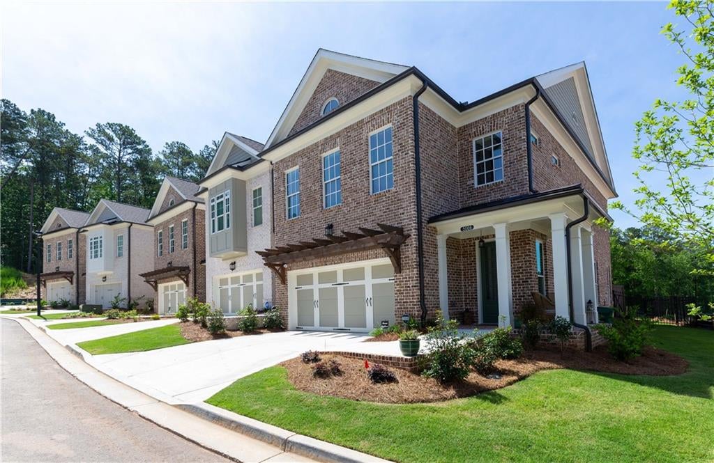 5693 Broad River View 443