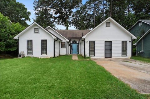 Homes For Sale - 7745 Antebellum Lane<br/> Riverdale, GA 30274