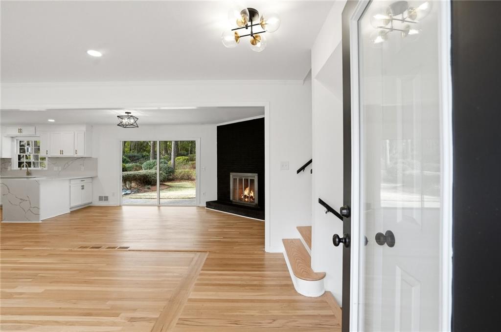 2616 Hawthorne Drive NE