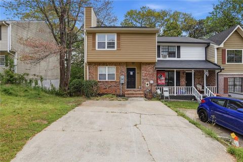 Townhouse For Sale - 6981 Flagstone Drive<br/> Austell, GA 30168