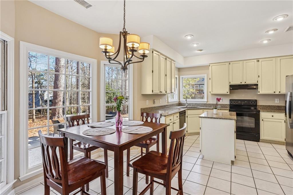 554 Russett Court SW