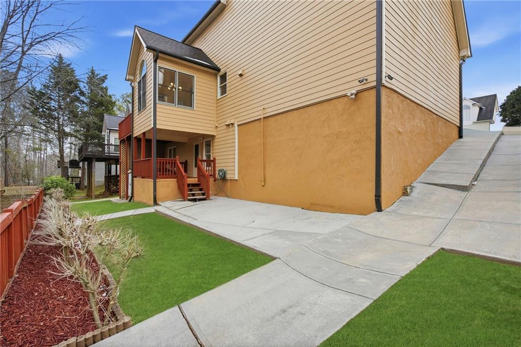 220 Ridge Bluff Lane