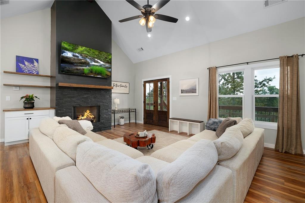 205 Laurel Drive NE