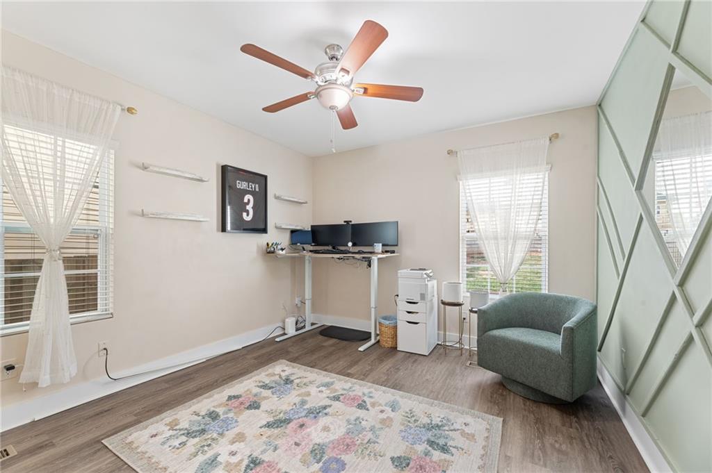 221 Laurel Avenue SW