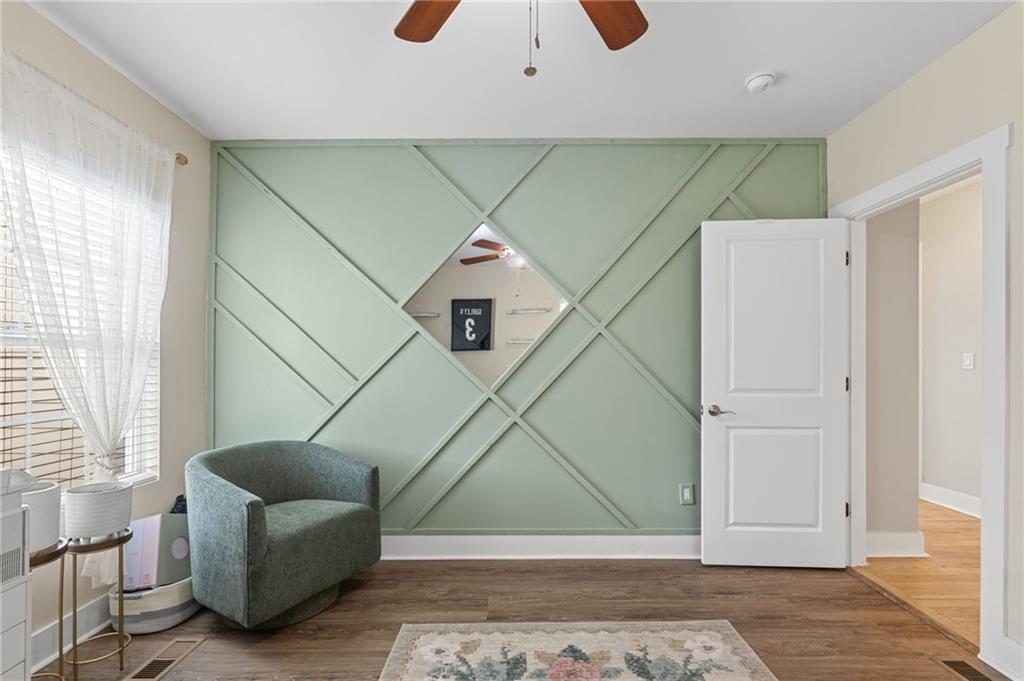 221 Laurel Avenue SW