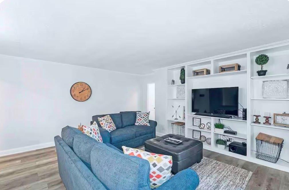 300 Peachtree Street NE 10O