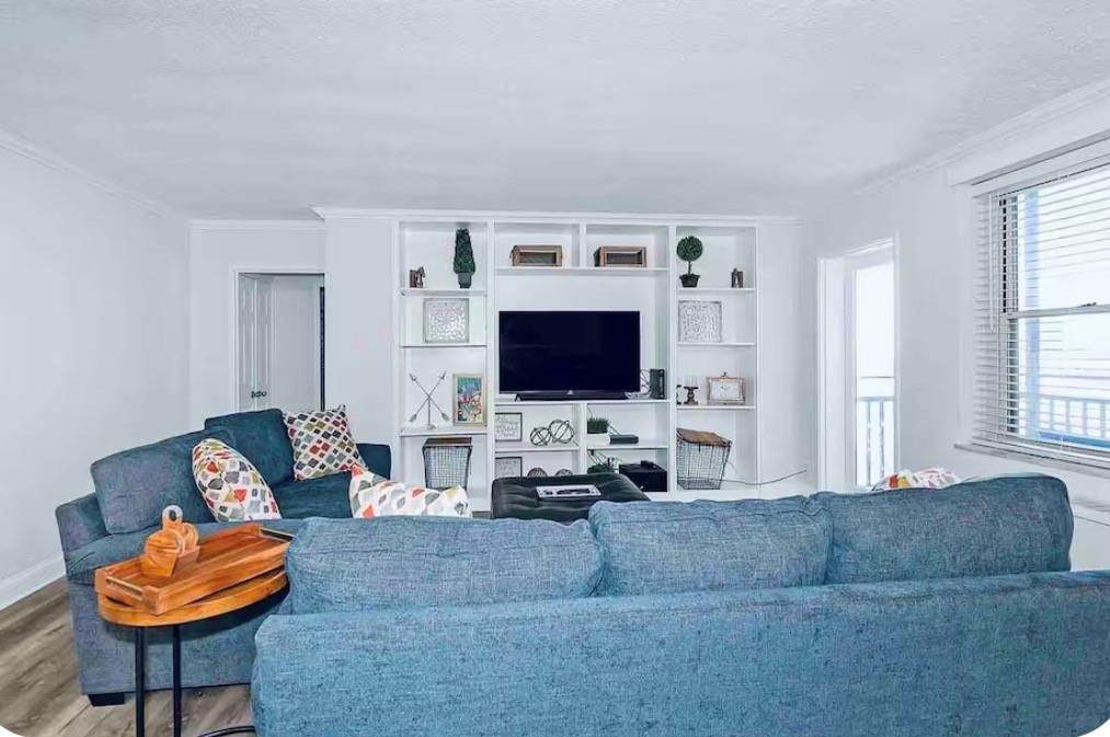 300 Peachtree Street NE 10O