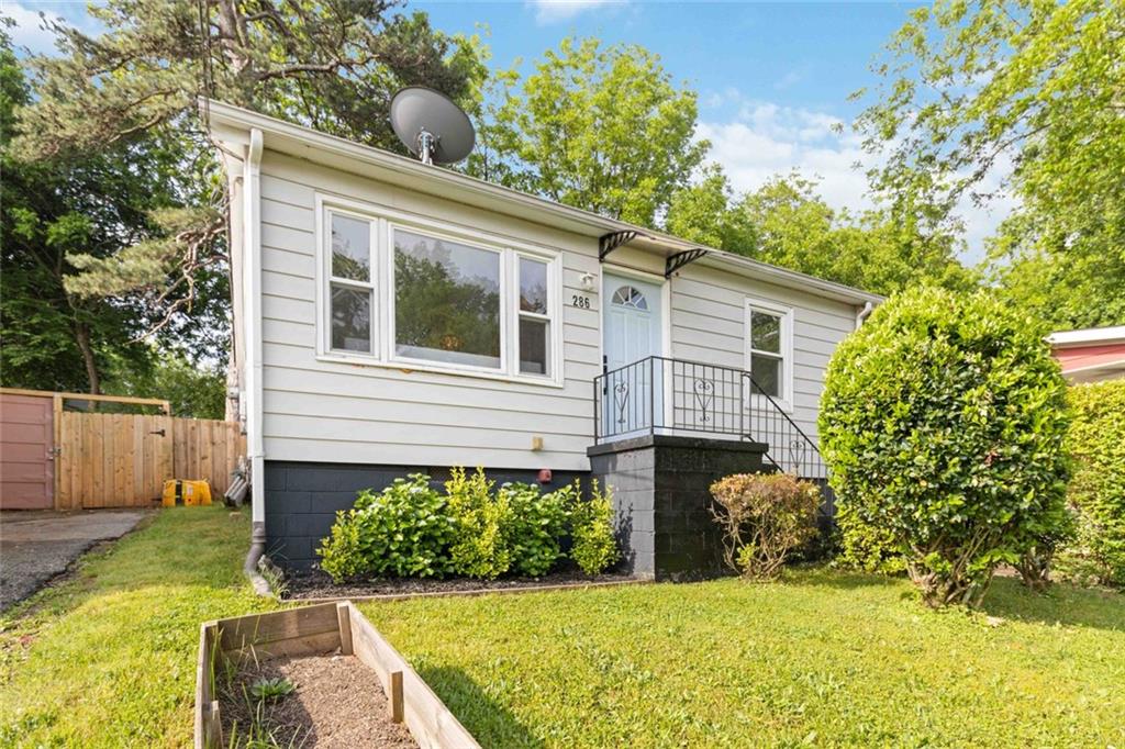 286 SW Booker Street, Atlanta, Georgia image 3