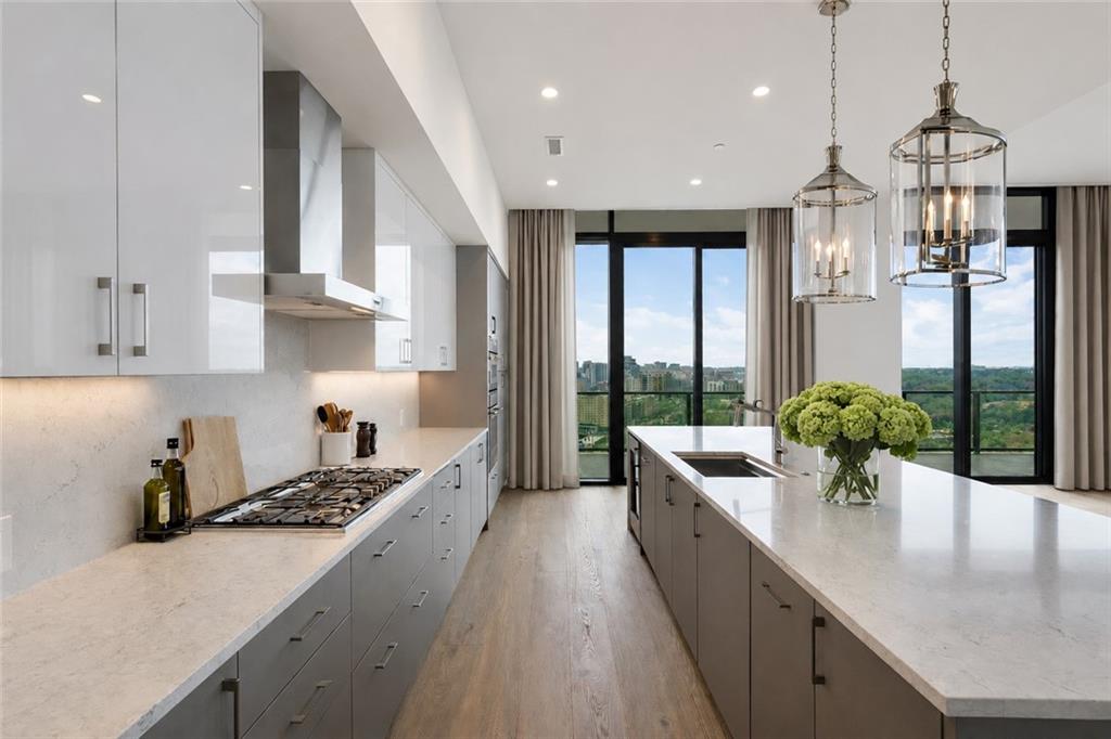 2425 Peachtree Road 1806