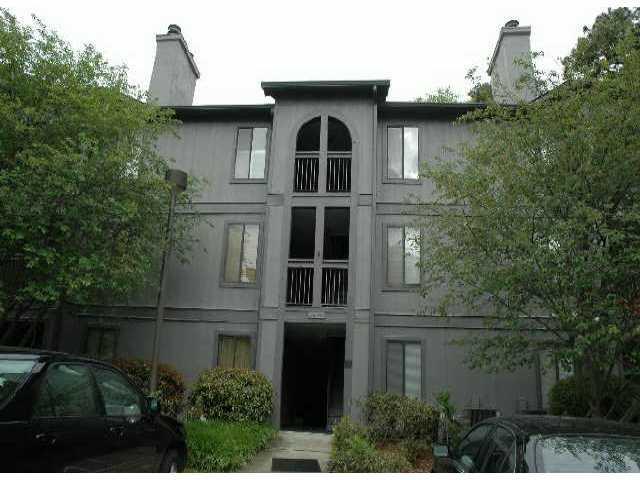 SUPER NICE CONDO IN THE FERNBANK SCHOOL DISTRICT. CONVENIENT TO SHOPPING, GROCERY & EMORY/CDC SHUTTLE. OVERSIZED MASTER WITH LARGE BATH AND WALK-IN CLOSETS. LOTS OF MORNING LIGHT. AMERICAN HOME SHIELD WARRANTY INCLUDED