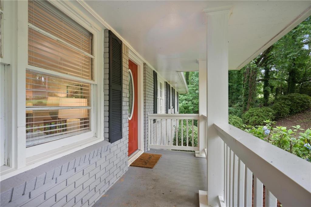 2383 Edgewater Drive SW
