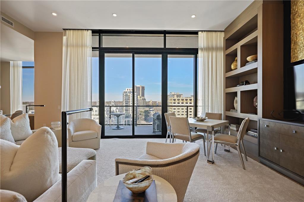 2425 Peachtree Road NE 1802