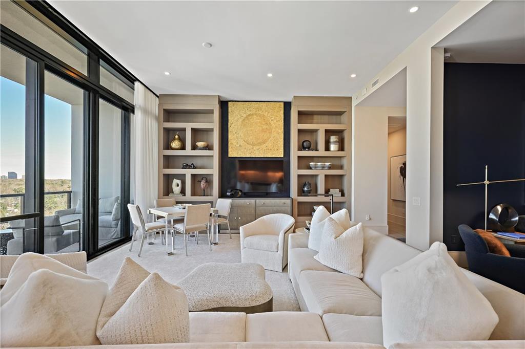 2425 Peachtree Road NE 1802