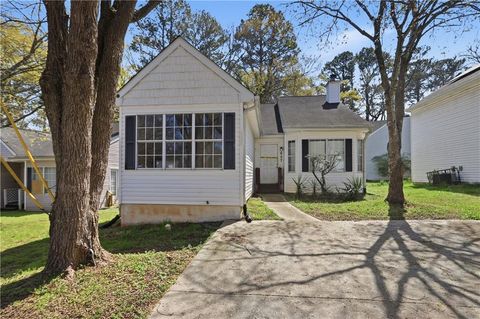 Homes For Sale - 627 Sandys Lane<br/> Atlanta, GA 30354