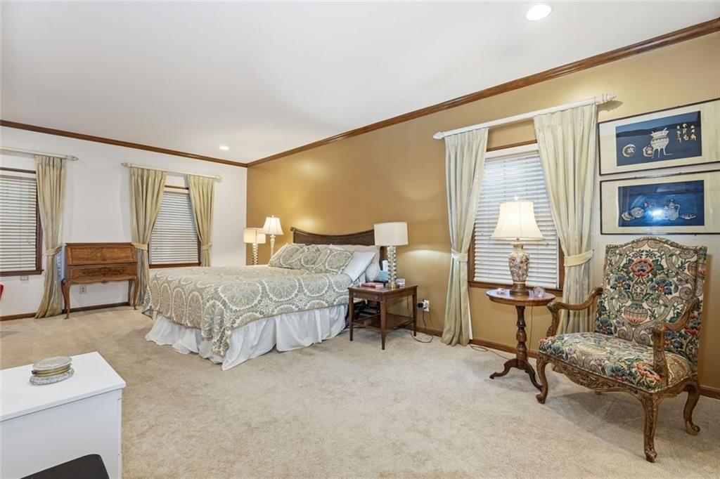 Huntcliff - Residential