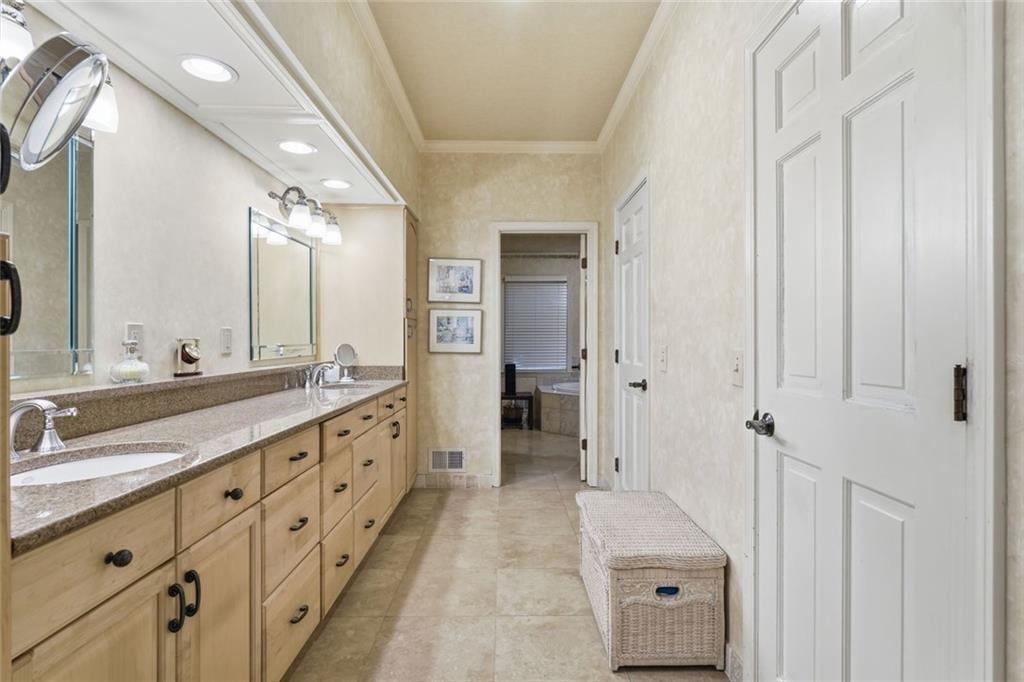 Huntcliff - Residential