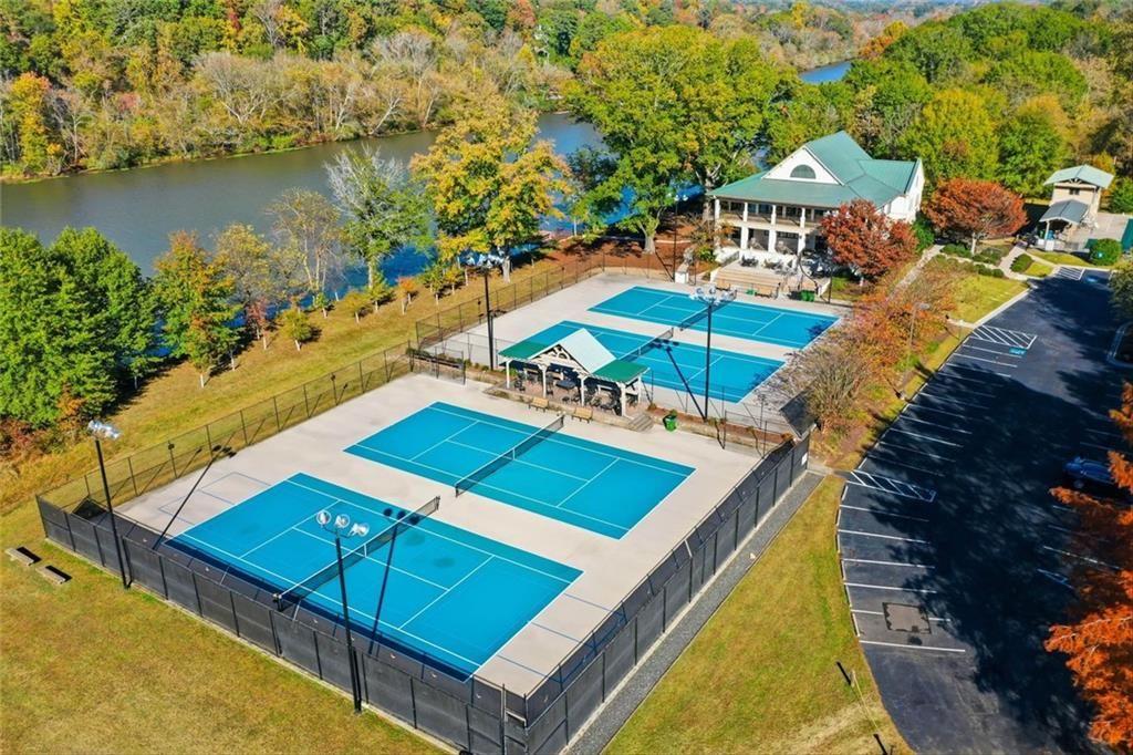 Huntcliff - Residential