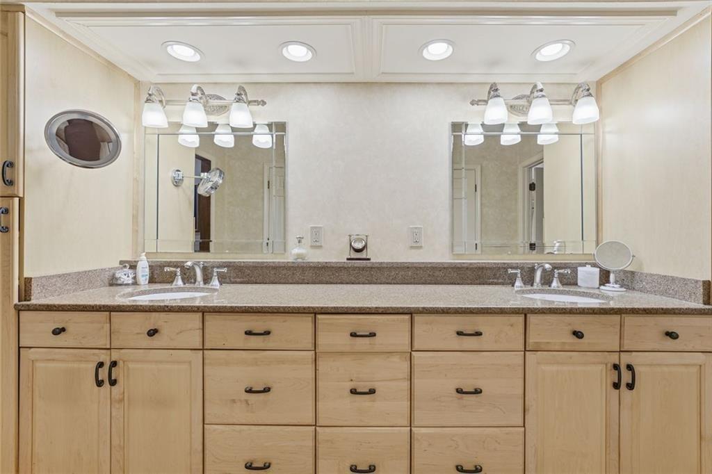 Huntcliff - Residential