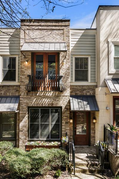 395 Laurent Street NW 5