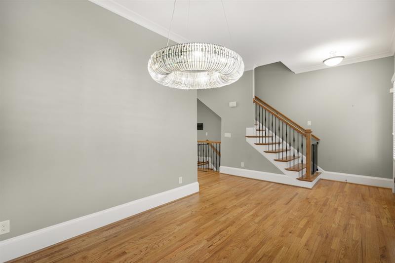 395 Laurent Street NW 5