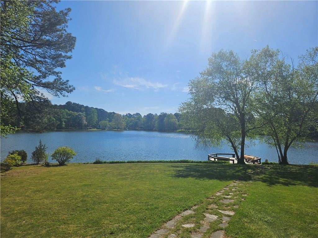625 W LAKE Drive