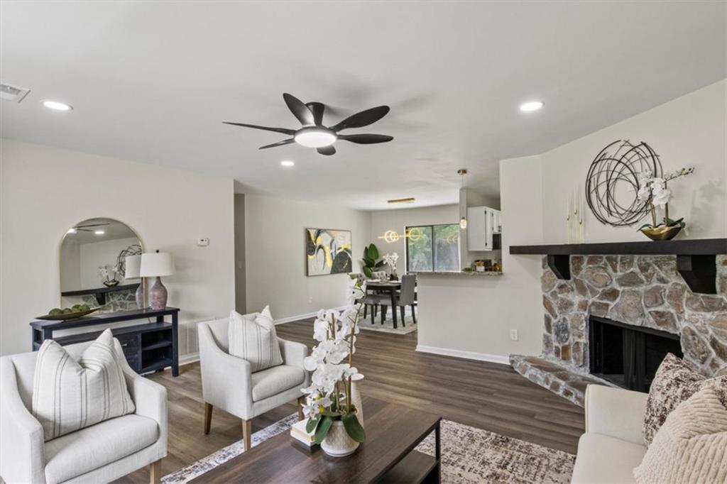 4912 BAYSIDE Court