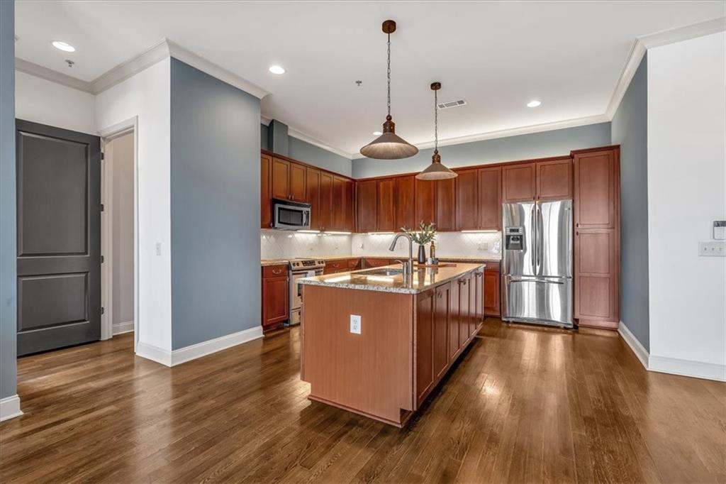 360 Chambers Street 301