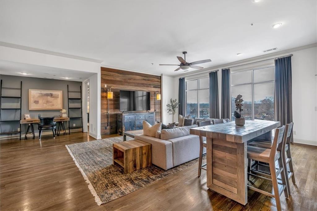 360 Chambers Street 301