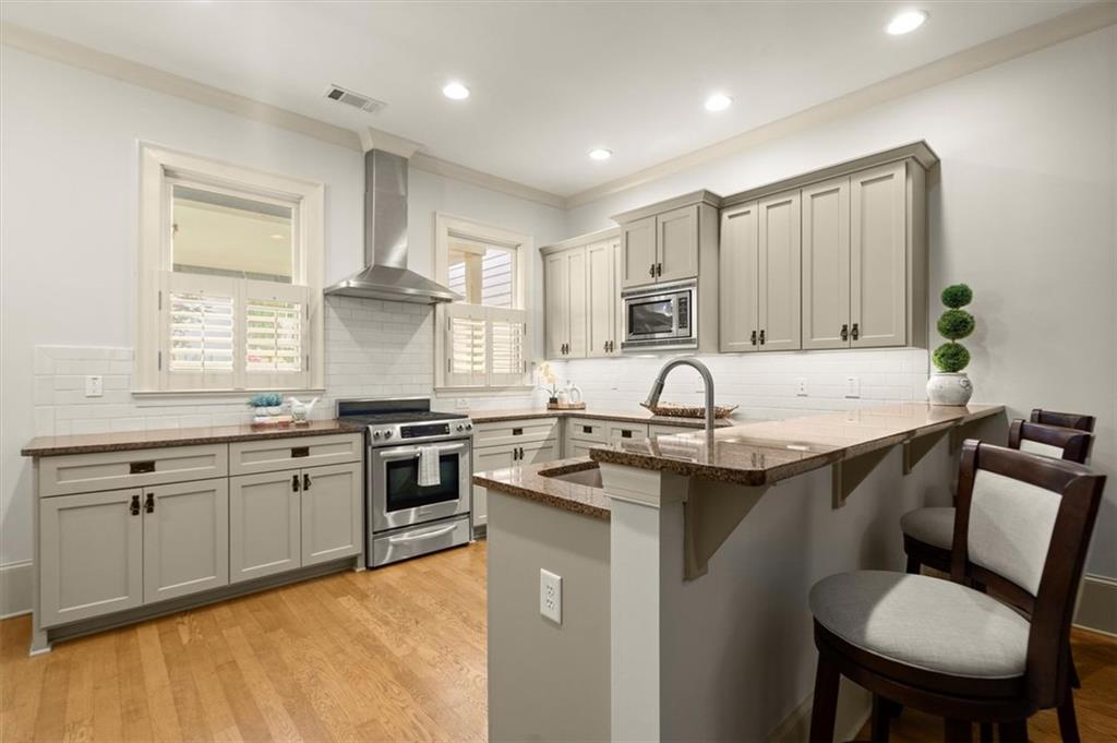719 Hammond Drive, Woodstock, Georgia image 11